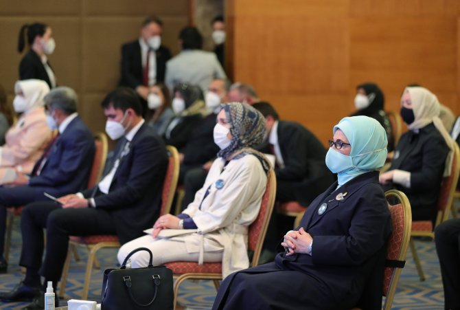 Emine Erdoğan: “Van Gölü, Ülkemizin Gerdanında Safir Bir Kolye Gibi Parlıyor”