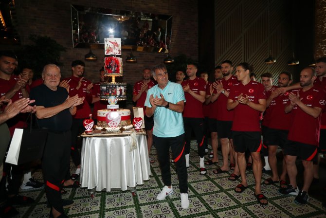Şenol Güneş’in Doğum Günü Kutlandı