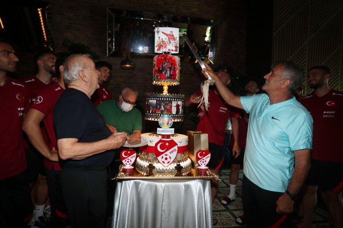 Şenol Güneş’in Doğum Günü Kutlandı
