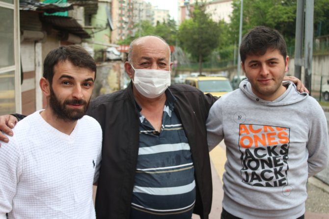 Sel Sularına Kapılan Adamı Gençler Kurtardı: O Anlar Kamerada