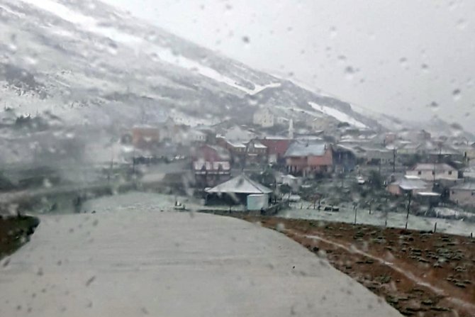 Gümüşhane’ye Haziran Ayında Kar Yağdı