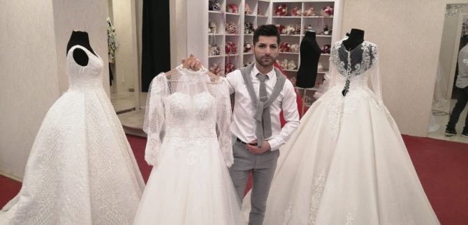 Modacıdan Sağlık Çalışanlarına Gelinlik Jesti