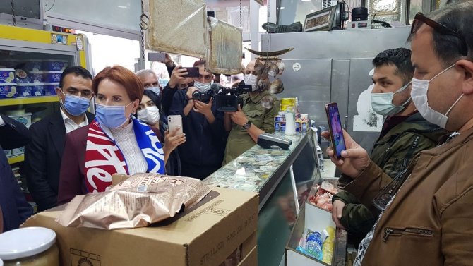 İ̇yi̇ Parti Genel Başkanı Akşener Esnafı Dinledi