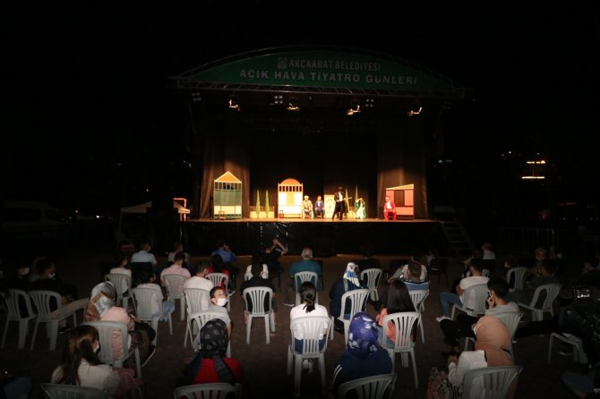 Akçaabat’ta İkinci Açık Hava Tiyatro Günleri Temmuz’da Başlıyor