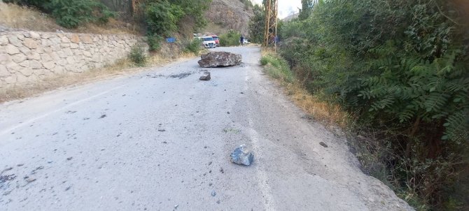 Artvin’in Yusufeli İlçesinde Yol İnşaatı Sırasında Yapılan Patlatmada Facianın Eşiğinden Dönüldü