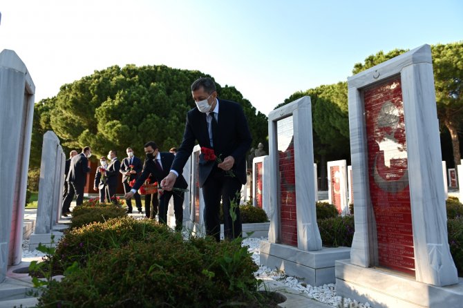 Milli Eğitim Bakanı Selçuk, Çanakkale Şehitler Abidesi’ni Ziyaret Etti