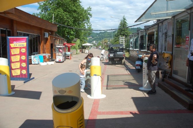 Rize Sahilinde Gezenlere ‘Dezenfektan’ Kullanma Zorunluluğu