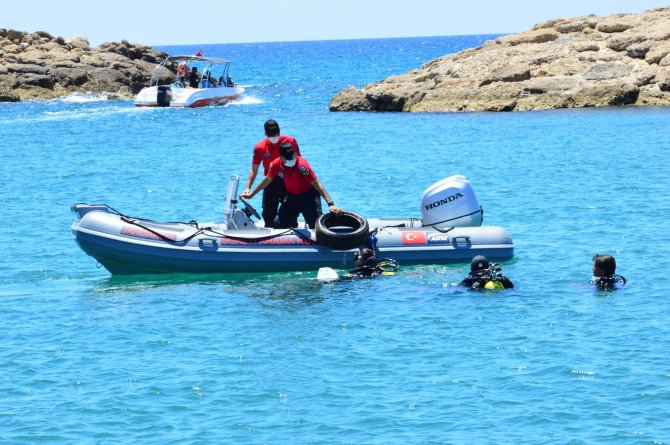 Side Limanı’nda Yapılan Sualtı Temizliğinde Denizden Çıkmayan Kalmadı