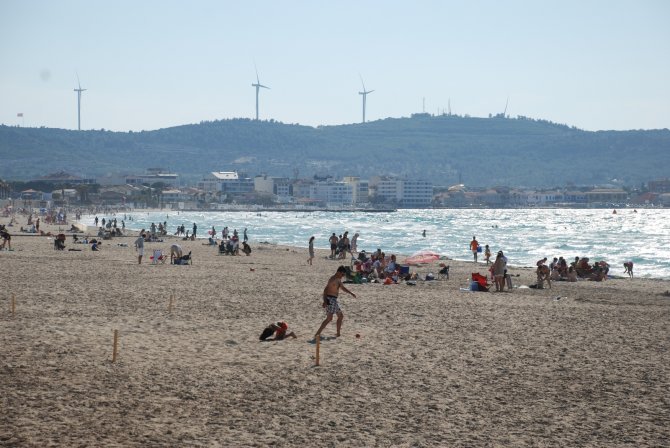 Tatilciler Çeşme’ye Akın Etti