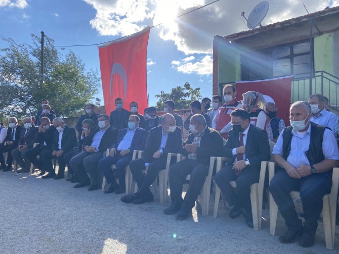 Bakan Soylu Afyonkarahisar’da Şehit Ailesini Ziyaret Etti