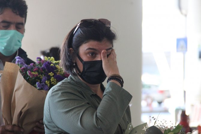 Ayşe Begüm Onbaşı’ya İ̇zmir’de Coşkulu Karşılama