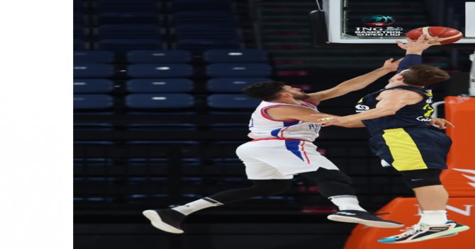 Anadolu Efes, Seride 2-0 Öne Geçti