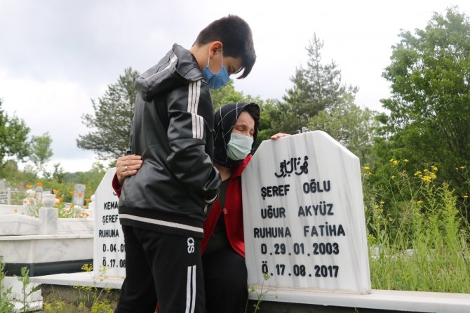 Bu Acıya Yürek Dayanmaz: Bir Mezarda Eşi, Bir Mezarda Oğlu