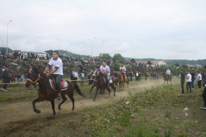 Trabzon’da Rahvan At Yarışları Yapıldı