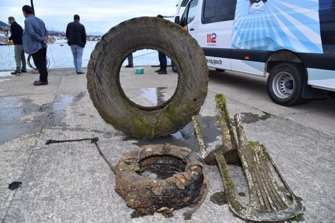 Denizden 7 Ton Çöp Çıkarıldı