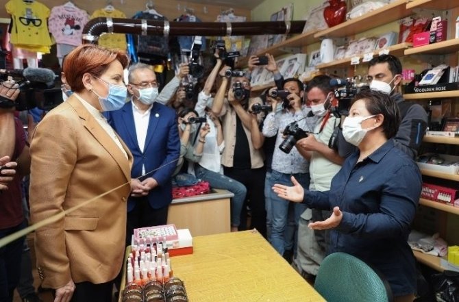 İ̇yi̇ Parti Genel Başkanı Akşener, Niğde’de Esnafla Buluştu