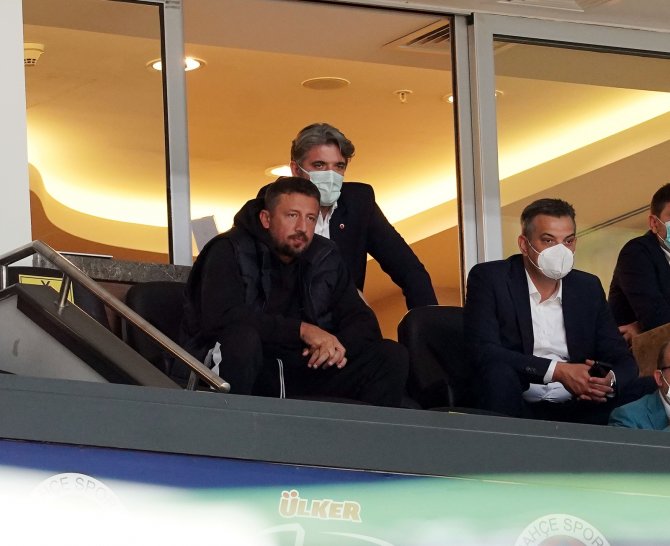 Başkan Ali Koç, Takımını Yalnız Bırakmadı