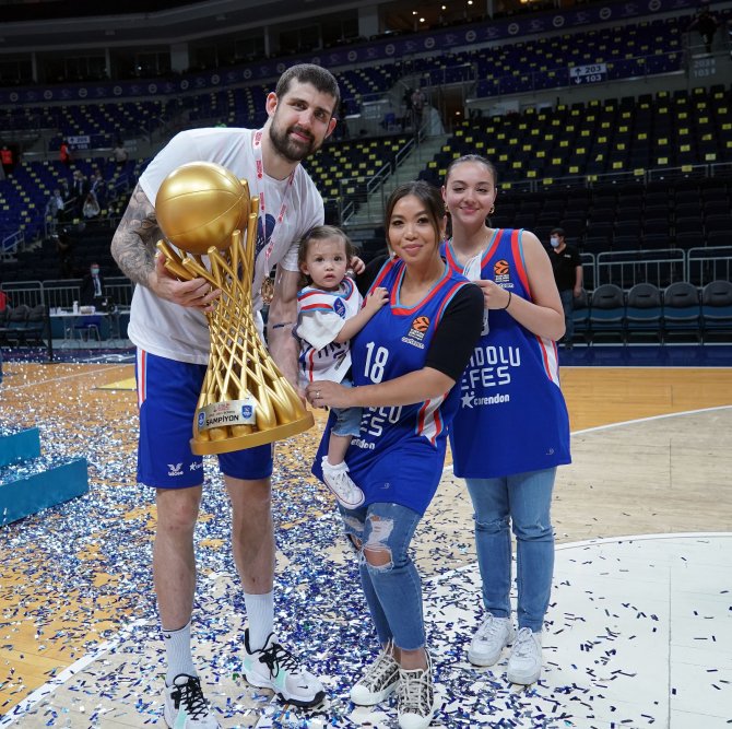 2020-2021 Basketbol Süper Ligi Şampiyonu Anadolu Efes Oldu