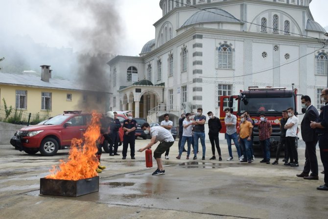 Gönüllü İtfaiyeci Eğitimleri Sürüyor
