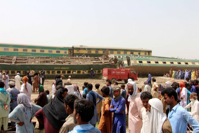 Pakistan’da Tren Kazasında Bilanço Artıyor