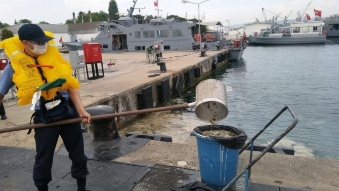Msb: “Gölcük Poyraz Limanı’nda, 7 Haziran’da Müsilaj Temizleme Faaliyetlerine Başlanmıştır”