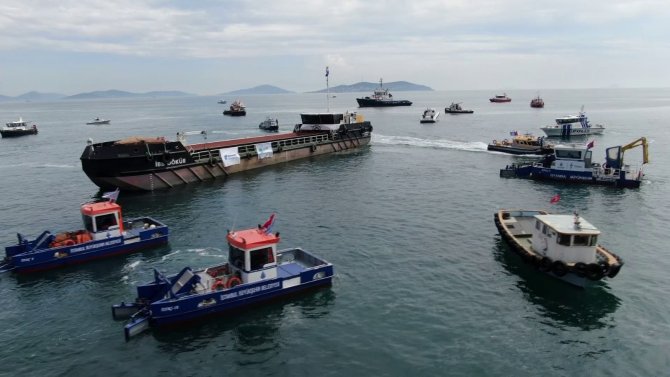 Caddebostan’daki Müsilaj Temizliği Havadan Görüntülendi