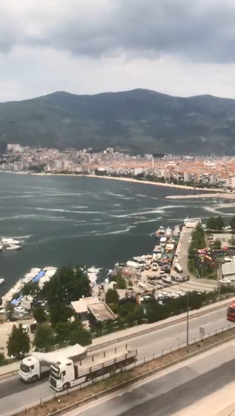 Gemlik Körfezindeki Müsilaj İstilası Vatandaş Kamerasında