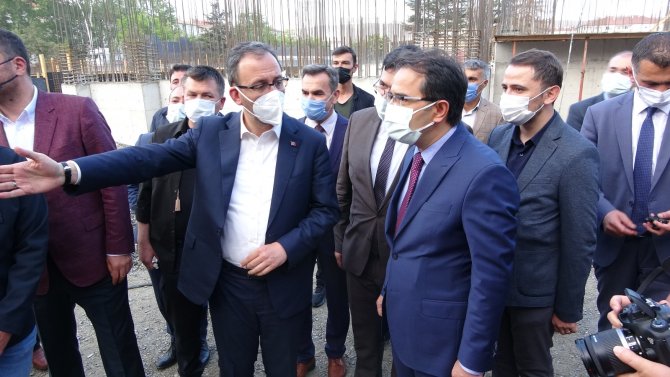 Bakan Kasapoğlu Çankırı’da Yapımı Süren Havuz İnşaatını İnceledi