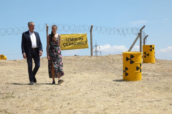 İ̇zmir’deki Nükleer Atık Eylemine Ukraynalı Turistten Destek