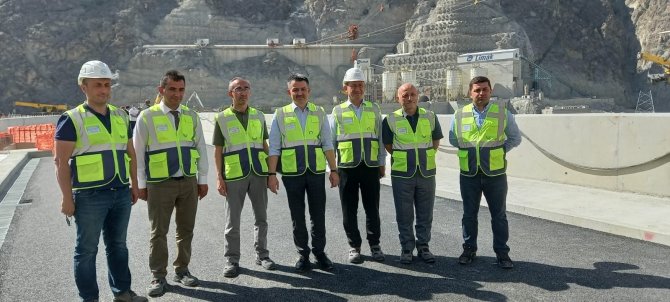Bakan Pakdemirli: “Yusufeli Barajı’nda Bu Yılın Aralık Ayı Sonu İtibariyle Su Tutmaya, 2023 Yılı Başında Da Enerji Üretmeye Başlayacağız”
