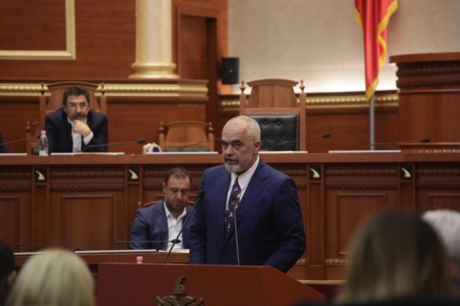 Arnavutluk Meclisinden, Cumhurbaşkanı Meta’nın Görevden Alınmasına Onay