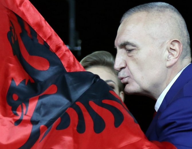 Arnavutluk Meclisinden, Cumhurbaşkanı Meta’nın Görevden Alınmasına Onay