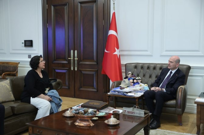 Bakan Soylu, Almanya’da Evlat Nöbetini Başlatan Akbaş İle Görüştü