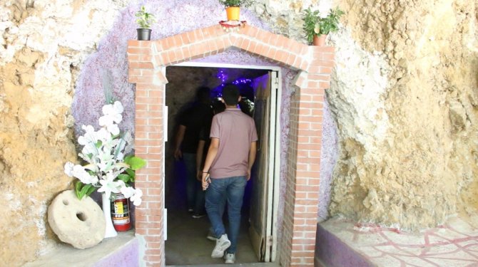 420 Metre Uzunluğundaki Tünel Lokantaya, Yemeğe Değil, Serinlemeye Geliyorlar