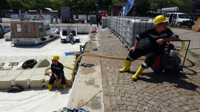 Çanakkale Boğazı’nda Müsilaj Temizliği 4’üncü Gününde Devam Ediyor