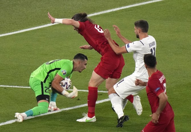 Euro 2020: Türkiye: 0 - İ̇talya: 0 (Maç Devam Ediyor)