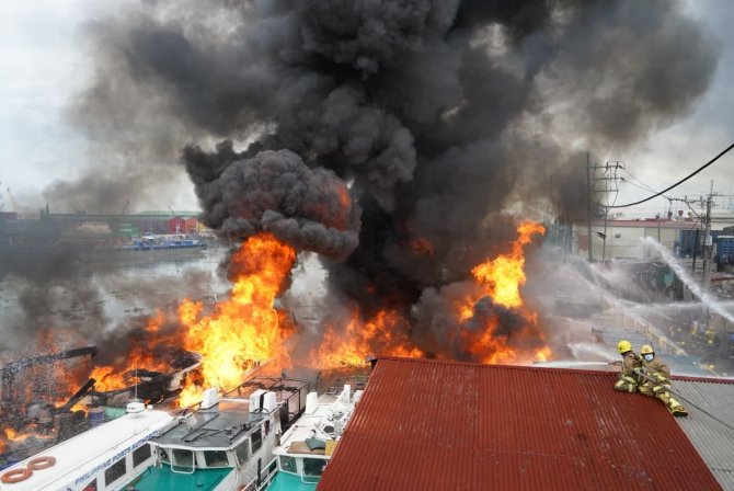 Filipinler’de Korkutan Gemi Yangını: 6 Yaralı