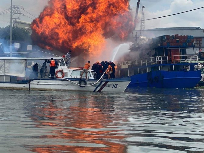 Filipinler’de Korkutan Gemi Yangını: 6 Yaralı