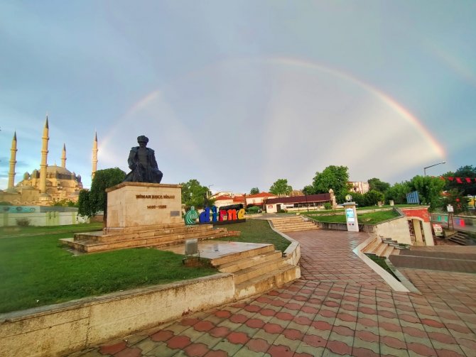 Edirne’de Yağmur Sonrası Gökkuşağı Sürprizi