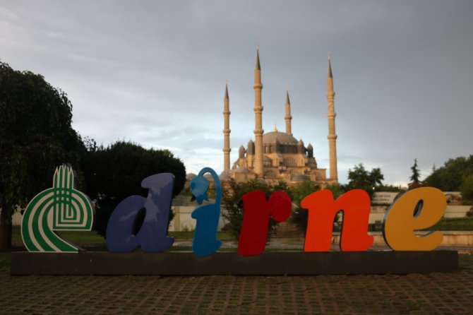 Edirne’de Yağmur Sonrası Gökkuşağı Sürprizi