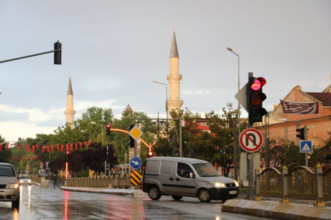 Edirne’de Yağmur Sonrası Gökkuşağı Sürprizi