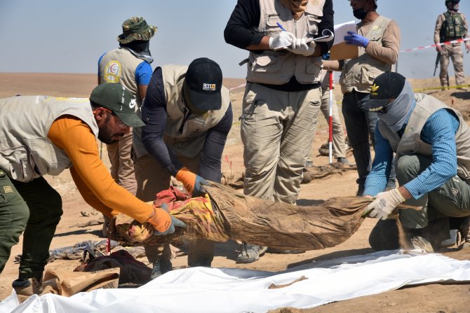 Irak’ta Deaş Tarafından Öldürülen 123 Kişinin Toplu Mezarı Bulundu