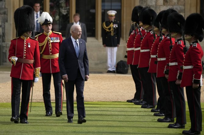 Abd Başkanı Biden: "Kraliçe Bana Annemi Hatırlattı"