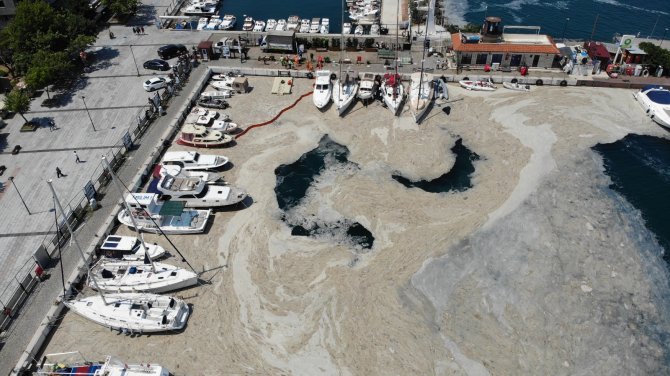 Çanakkale Boğazı’nda 1 Haftada 198 Metreküp Müsilaj Toplandı