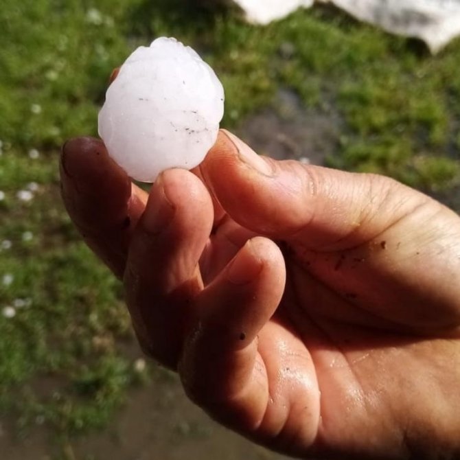 Tokat’a Ceviz Büyüklüğünde Dolu Yağdı