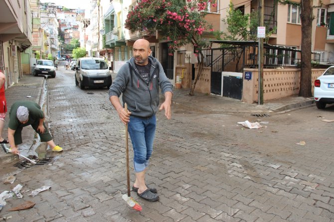10 Dakikalık Yağmurda Sel Meydana Geldi, Vatandaşlar Büyükşehir Belediyesi’ne İsyan Etti