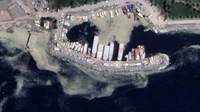 İ̇stanbul’daki Müsilaj Uzaydan Görüntülendi