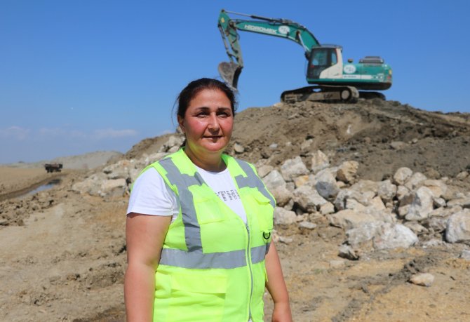 Dsi̇’nin Ağır İş Makineleri Kadın Formene Emanet