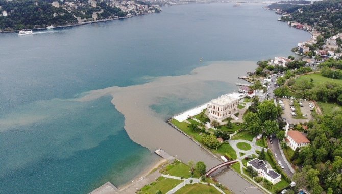 İ̇stanbul Boğazı Çamura Bulandı