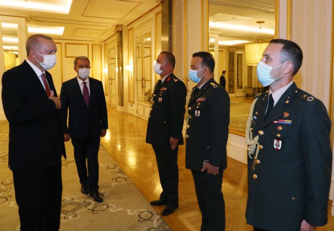 Cumhurbaşkanı Erdoğan, Azerbaycan Görev Grubu’ndaki Askerlerle Bir Araya Geldi